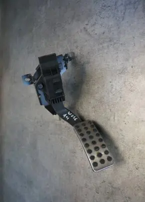 Mercedes-Benz B W246 W242 Accelerator throttle pedal A2463001904