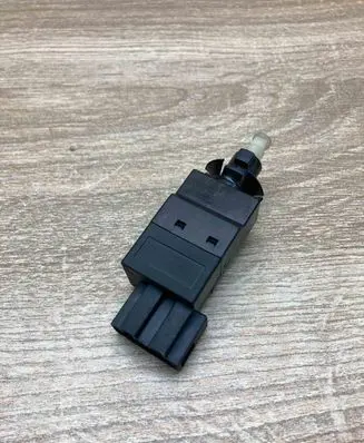 Mercedes-Benz E W210 Brake pedal sensor switch 4720486241220