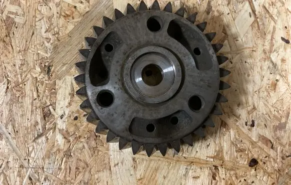Volkswagen Touareg I Timing chain sprocket 