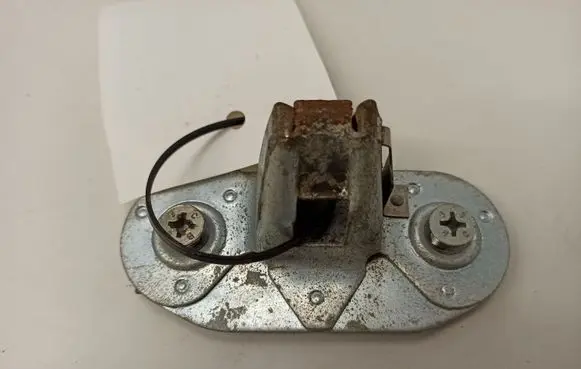 Mercedes-Benz 250 280 C CE W114 Loading door lock loop/hook striker 