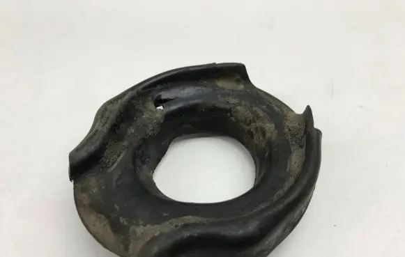 BMW 3 E92 E93 Rear coil spring rubber mount 6764420