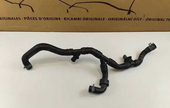 Audi A3 S3 8V Engine coolant pipe/hose 3Q0122157S