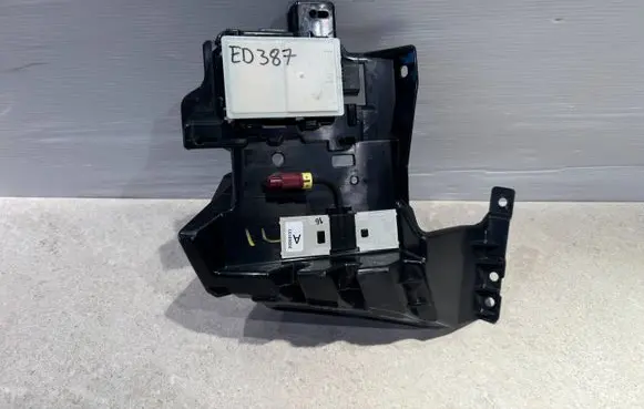 Land Rover Evoque II Distronic sensor radar M8D214F152ADED387 MY7217E801A 28705352