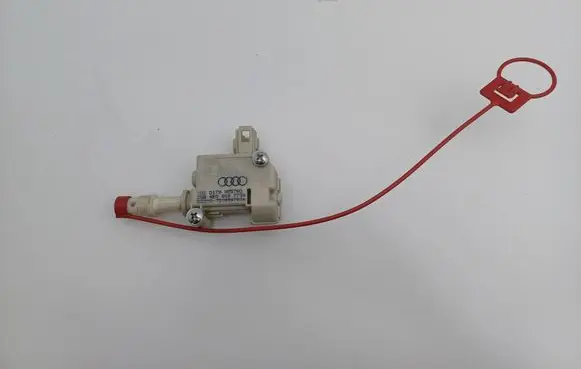Audi A8 S8 D3 4E Fuel tank cap lock motor 4E0810773A