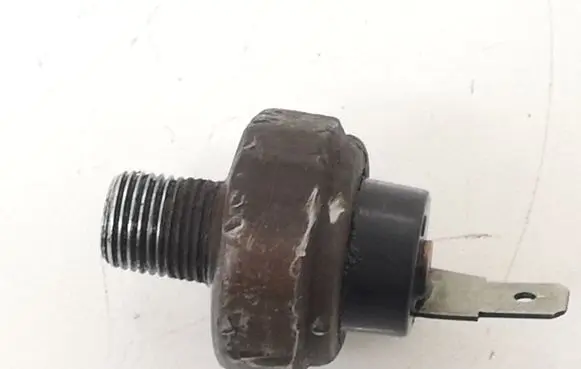 Mazda 6 Oil pressure sensor 