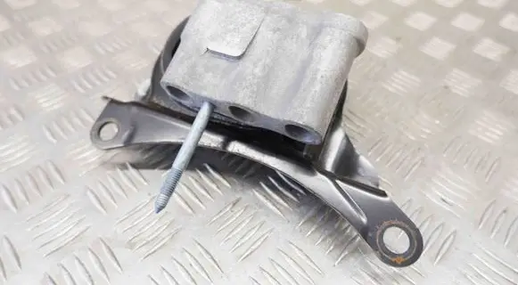 Toyota C-HR I Engine mount bracket 123720T571