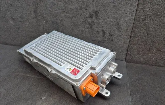 Audi Q7 4M Battery control module 4M0915253E 4M0915253C