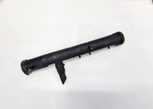 Volkswagen Tiguan Engine coolant pipe/hose 032121065G