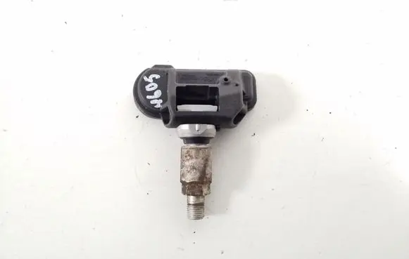 Mercedes-Benz A W176 Tire pressure sensor A0009050030