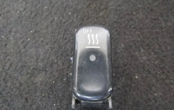 Mercedes-Benz S W220 Seat heating switch a2208211758q02 501846