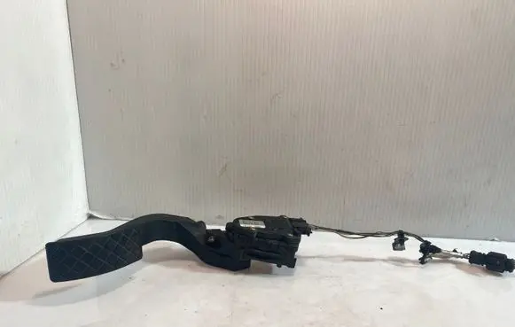 Audi A6 S6 C5 4B Accelerator throttle pedal 8D1721523