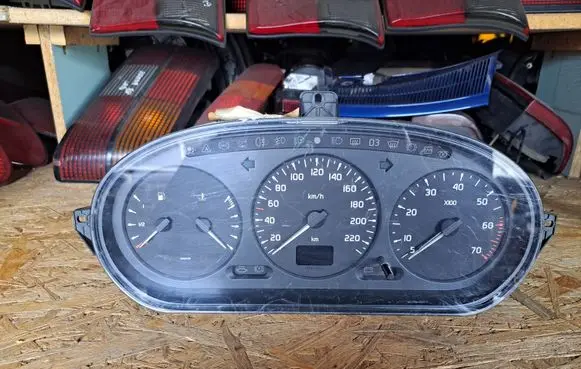 Renault Megane I Speedometer (instrument cluster) 7782 2551683 32919912551683074