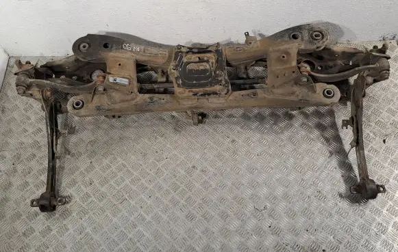 Toyota Avensis T270 Rear axle beam 5120605070 4881205160