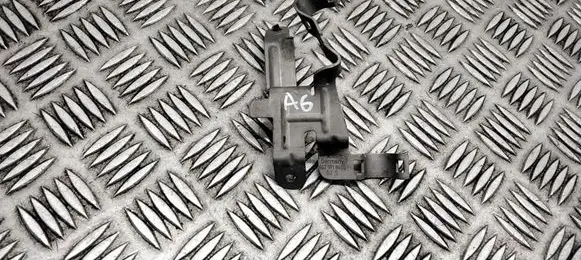 Other engine bay part