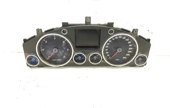 Volkswagen Touareg I Speedometer (instrument cluster) 7L6920880M 0263654017