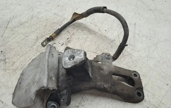 Audi A5 8T 8F Engine mounting bracket 8K0199308