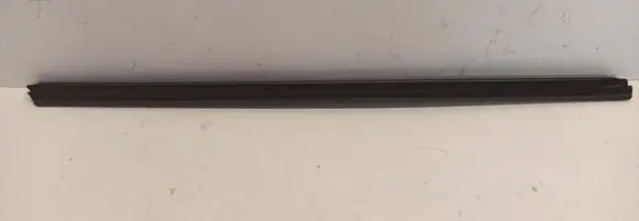 Cupra Formentor Sliding door rubber seal 5FA837480