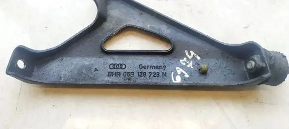 Volkswagen PASSAT B5 Engine mounting bracket 06B129723N