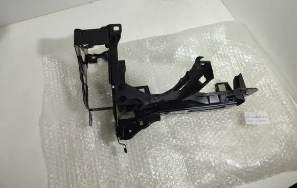 BMW 6 F12 F13 Headlight/headlamp mounting bracket 51647211519 7211519