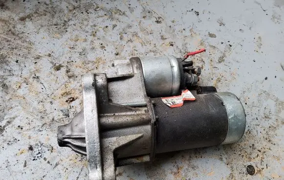 Peugeot 307 Starter motor 670793