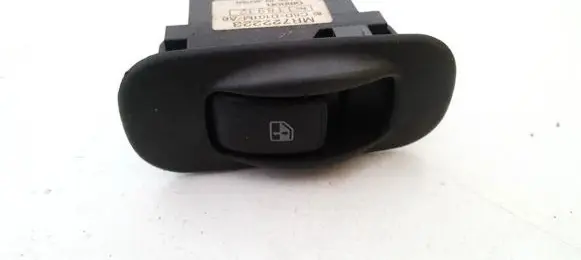 Mitsubishi Galant Electric window control switch mr722223 c8d-d101m-a6
