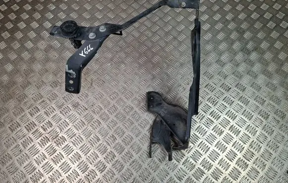 Mercedes-Benz C W204 Headlight/headlamp mounting bracket 204620590 204620596