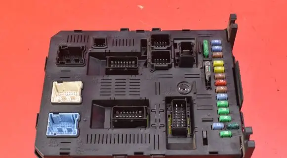 Citroen C5 Fuse box set 9660105880