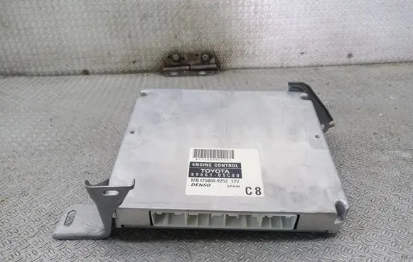 Toyota Avensis T250 Engine control unit/module 8966105C80