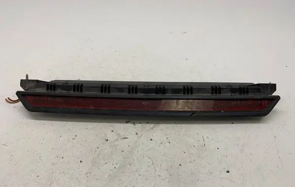 Volkswagen PASSAT B5 Third/center stoplight 3B9945097A
