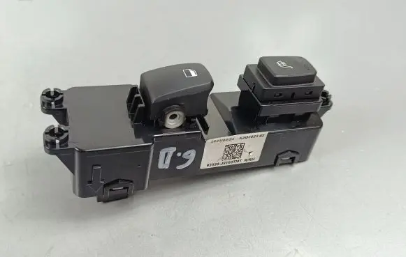 Hyundai Kona I Seat heating switch 93590J9100