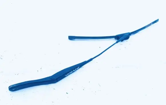 Opel Astra H Front wiper blade arm 13111219