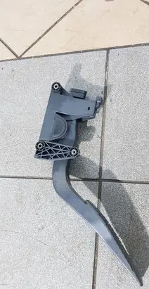 Chevrolet Captiva Accelerator throttle pedal