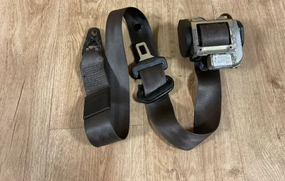 Audi A4 S4 B6 8E 8H Front seatbelt 8E0857705B 561034900A 09112000