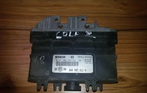 Volkswagen Golf III Engine control unit/module 0261203182 8a0907311k
