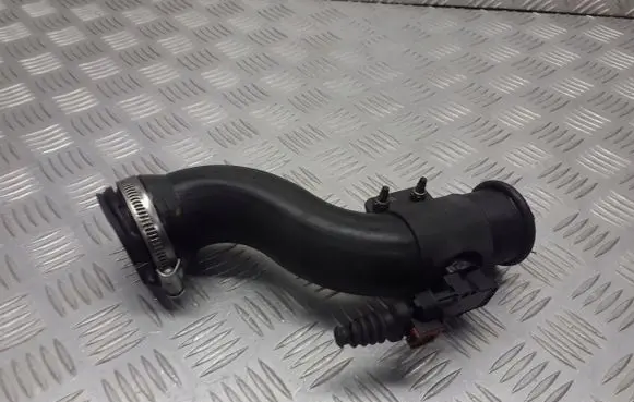Opel Astra J Air intake hose/pipe
