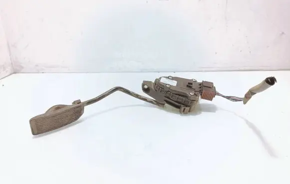 Nissan Almera Tino Accelerator throttle pedal 18002BU410 6PV00862004