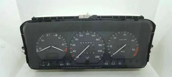 Volkswagen PASSAT B4 Speedometer (instrument cluster) 3A0919033C