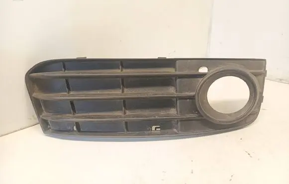 Audi A4 S4 B8 8K Front fog light trim/grill 8K0807682A