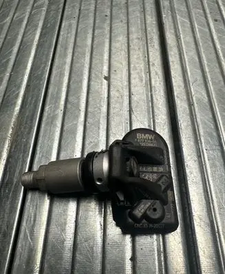 BMW 3 G20 G21 Tire pressure sensor 6877936 22EDB631