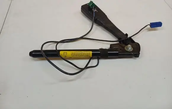 Opel Astra H Front seatbelt buckle 330803354