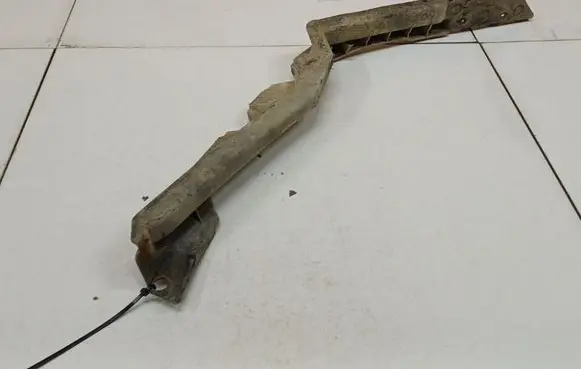 Skoda Octavia Mk2 (1Z) Front bumper mounting bracket 1Z0807183
