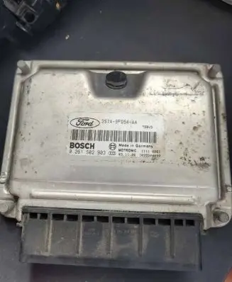 Ford Mondeo Mk III Engine control unit/module 3S7A9F954AA 0261S02903