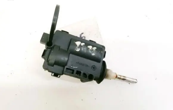 Opel Astra H Central locking motor 13158426