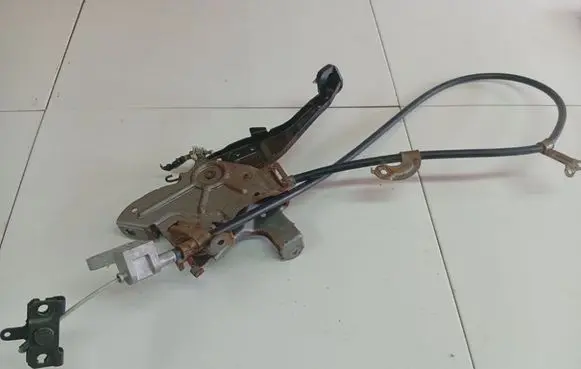 Subaru B9 Tribeca Handbrake/parking brake lever assembly 