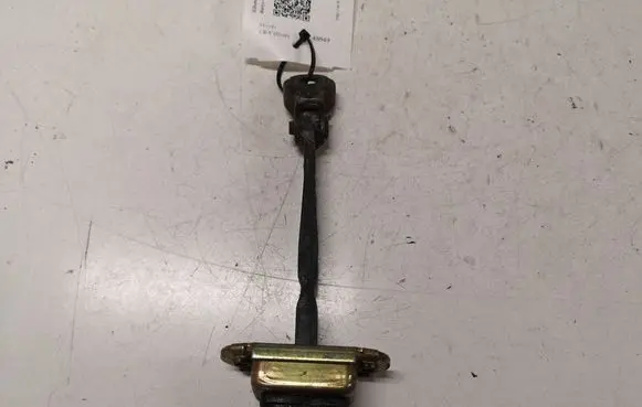 Honda CR-V Front door check strap stopper