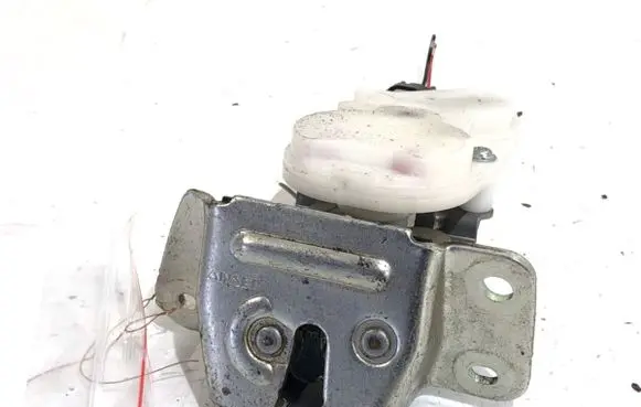 Peugeot 4007 Tailgate exterior lock 