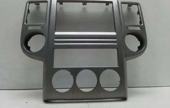 Nissan X-Trail T30 Dash center air vent grill 68260EQ100