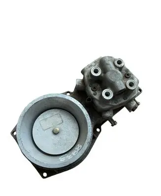 Ford Escort Fuel distributor 0438121055