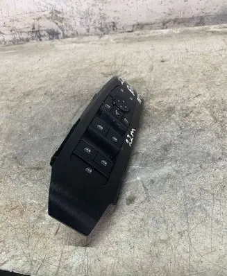 Nissan Qashqai J12 Electric window control switch 25401