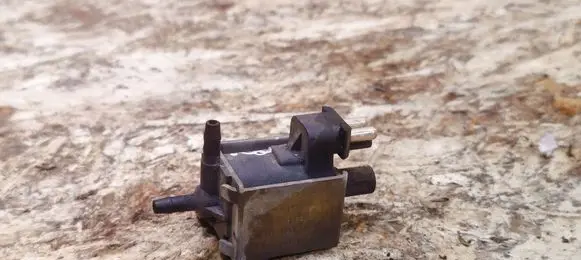 Mercedes-Benz 380 560SEC C126 Turbo solenoid valve 0015407097 72107100